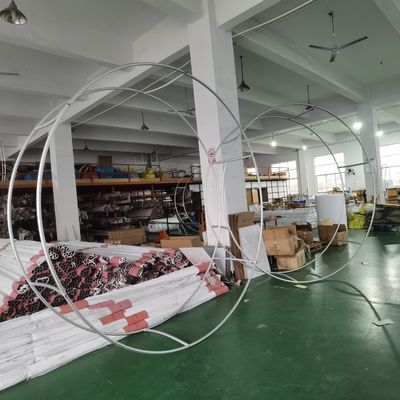Εκλεπτυμένος κυκλικός πτυσσόμενος σκάει επάνω το κρεμώντας σημάδι 60in εμπορικών εκθέσεων επίδειξης έκθεσης